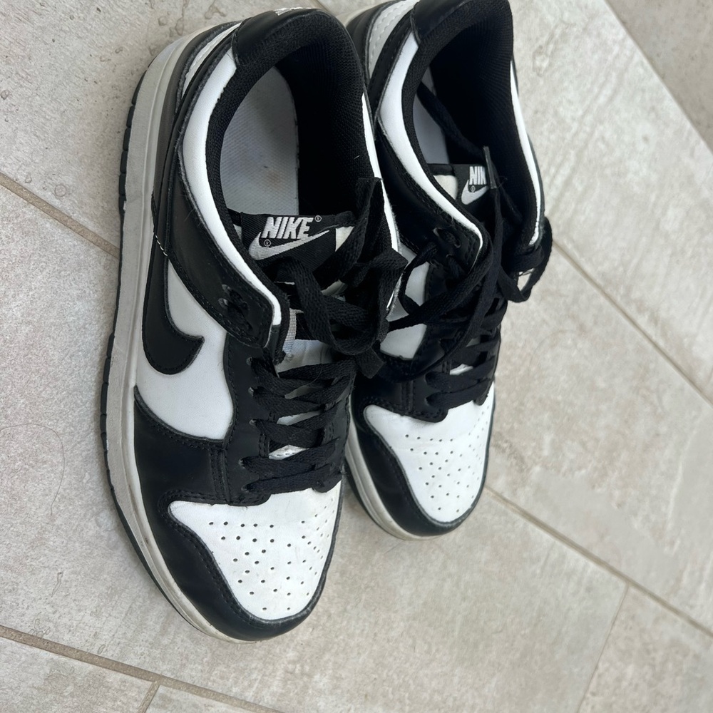 SOLD Nike Panda dunks, great condition